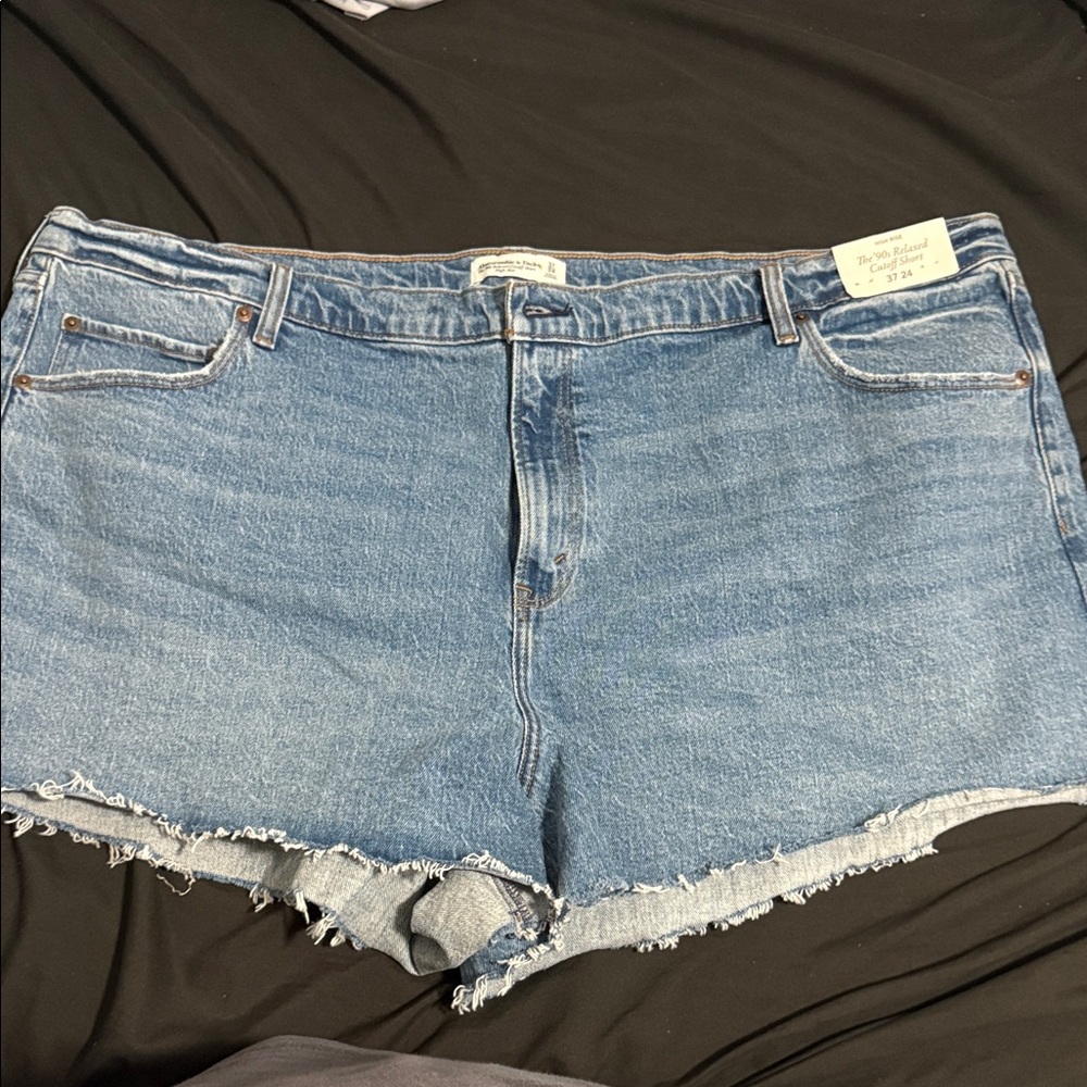 Abercrombie & Fitch Women's The 90’s Relaxed Cutoff Jean Shorts 37/24